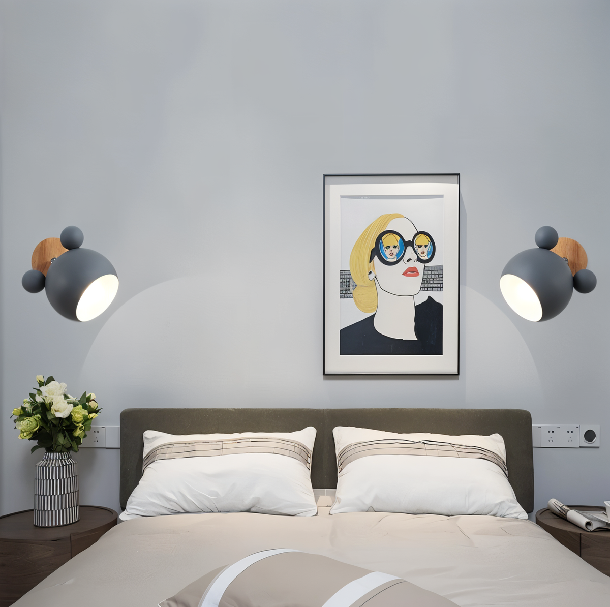 FlashMouse Playful Adjustable Wall Lamp