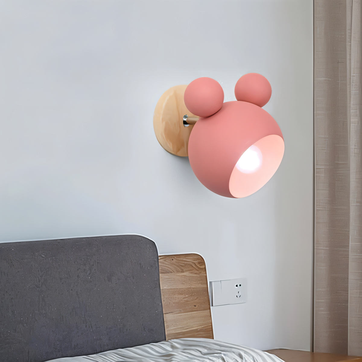 FlashMouse Playful Adjustable Wall Lamp