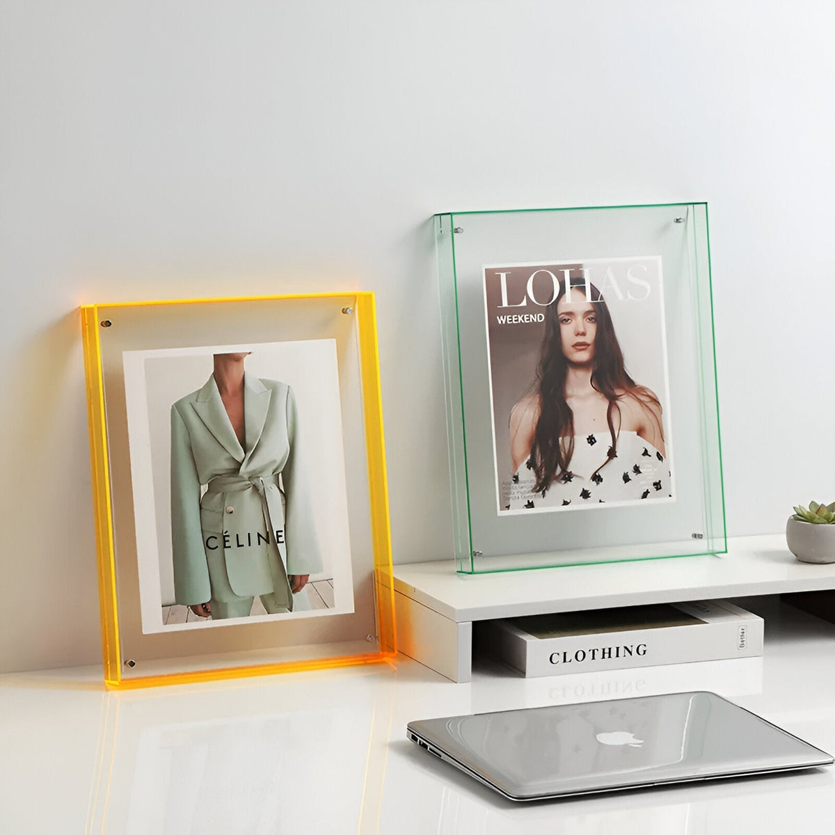 Seravina Acrylic Floating Photo Frame