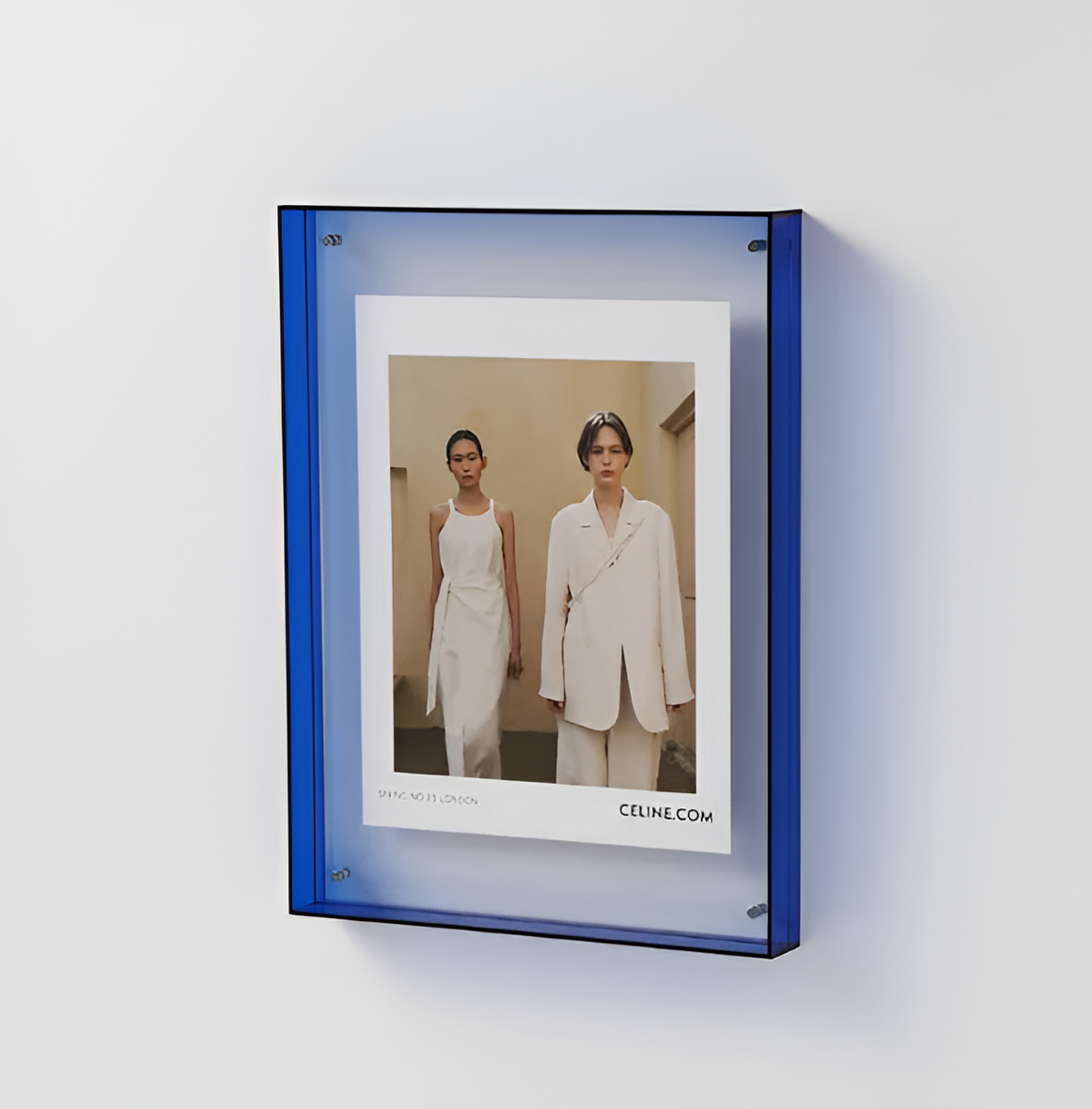 Seravina Acrylic Floating Photo Frame