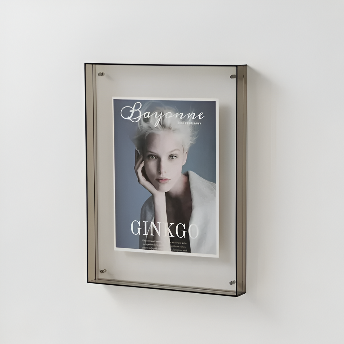 Seravina Acrylic Floating Photo Frame