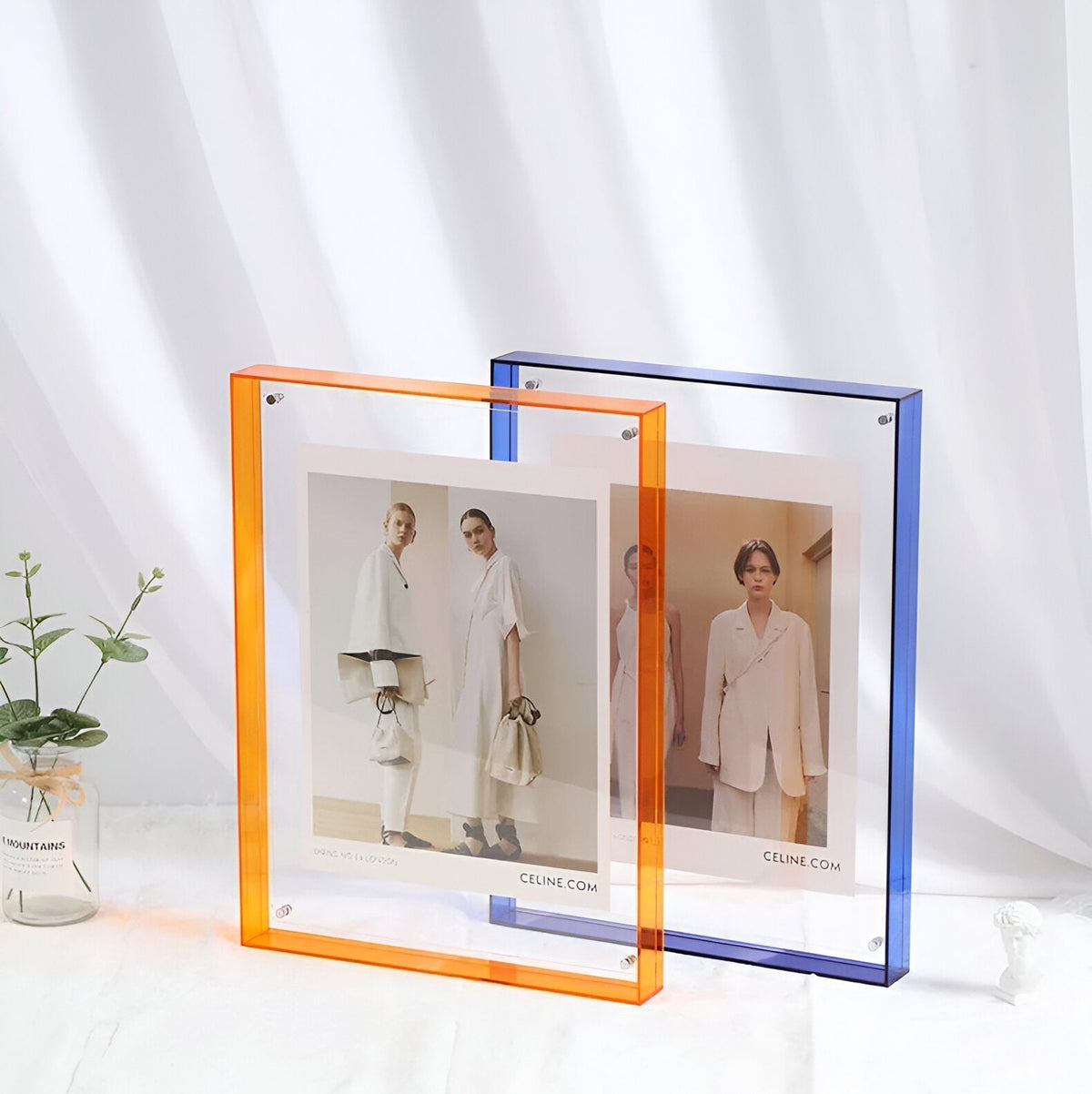 Seravina Acrylic Floating Photo Frame