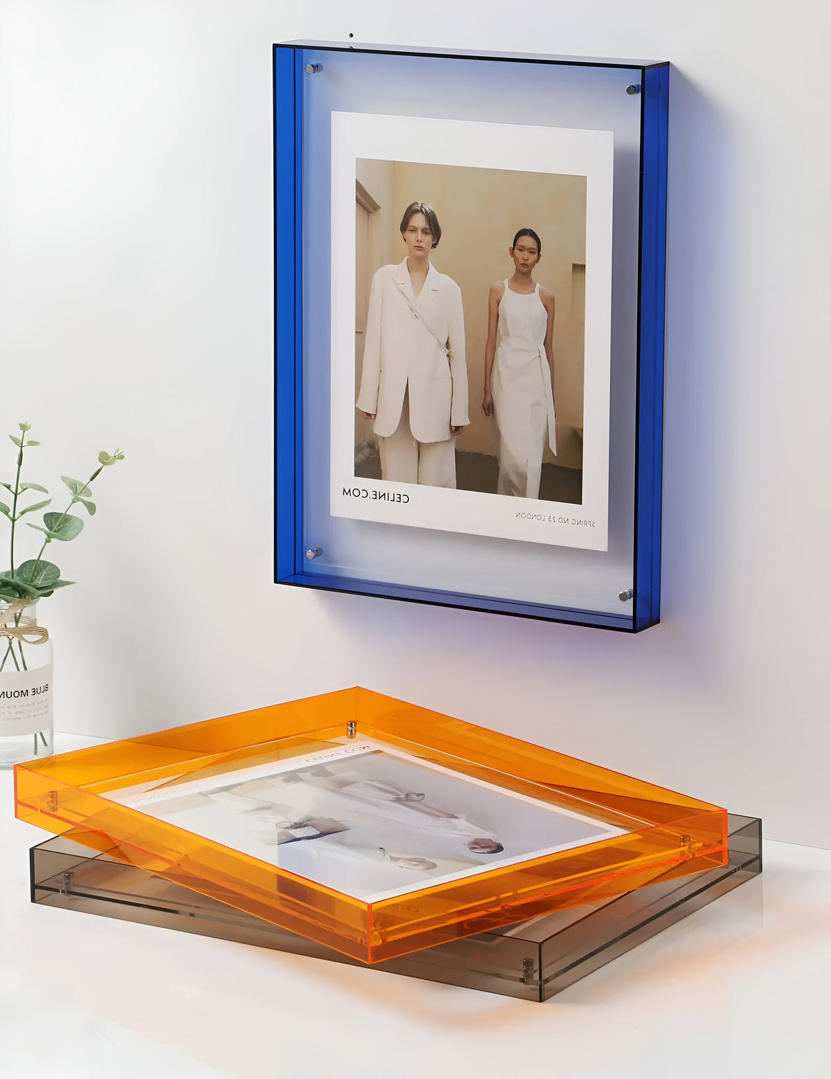 Seravina Acrylic Floating Photo Frame