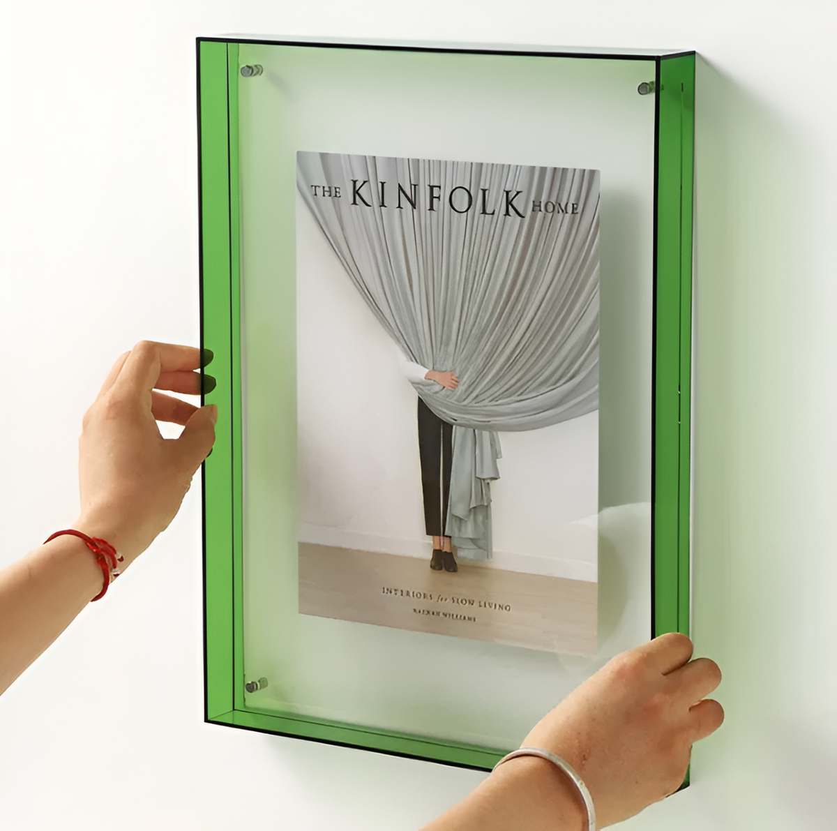 Seravina Acrylic Floating Photo Frame