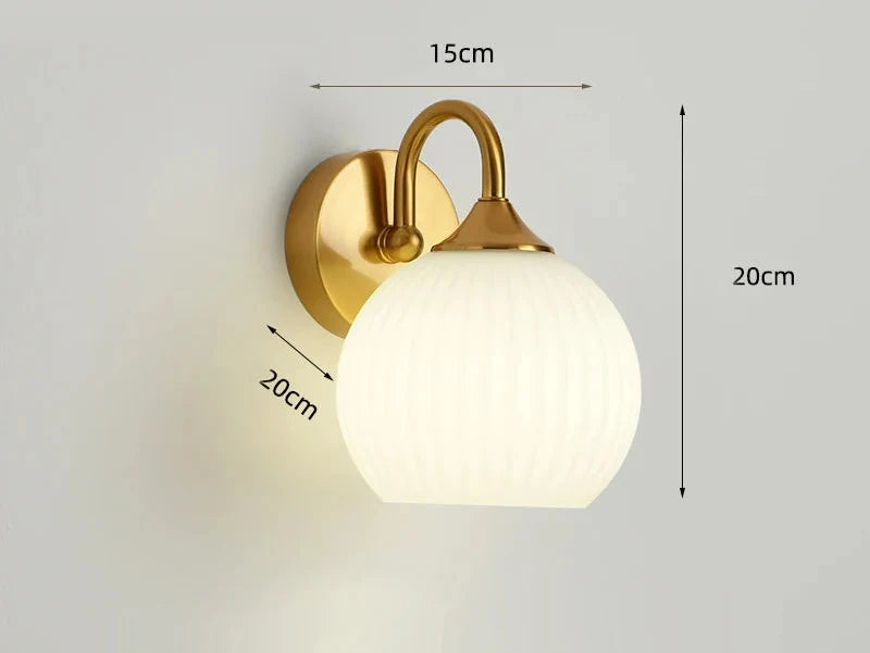 Quashion Ribbed Glass Wall Lamp